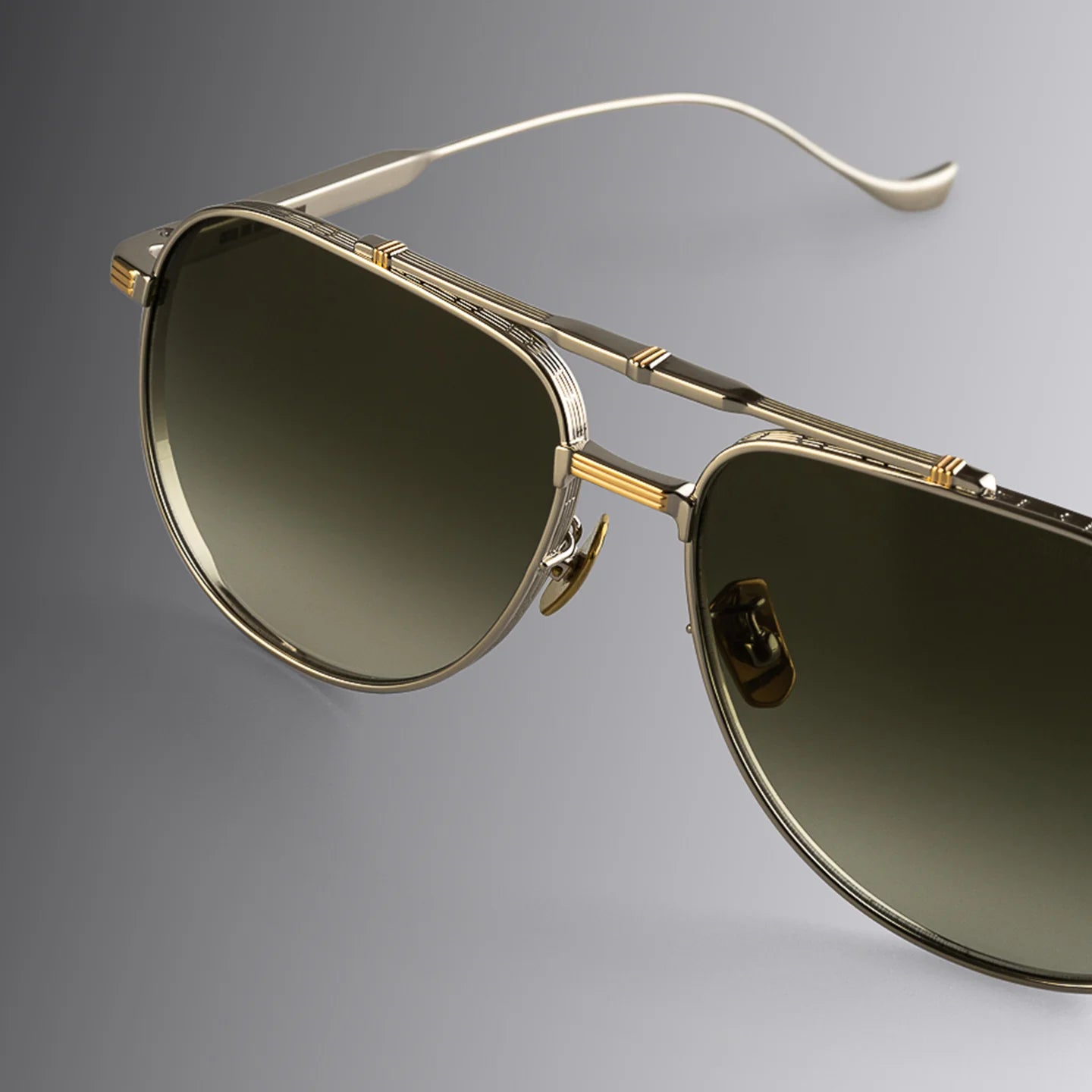 Cutler and Gross CGST 1423 03 Sloane Silver Gold