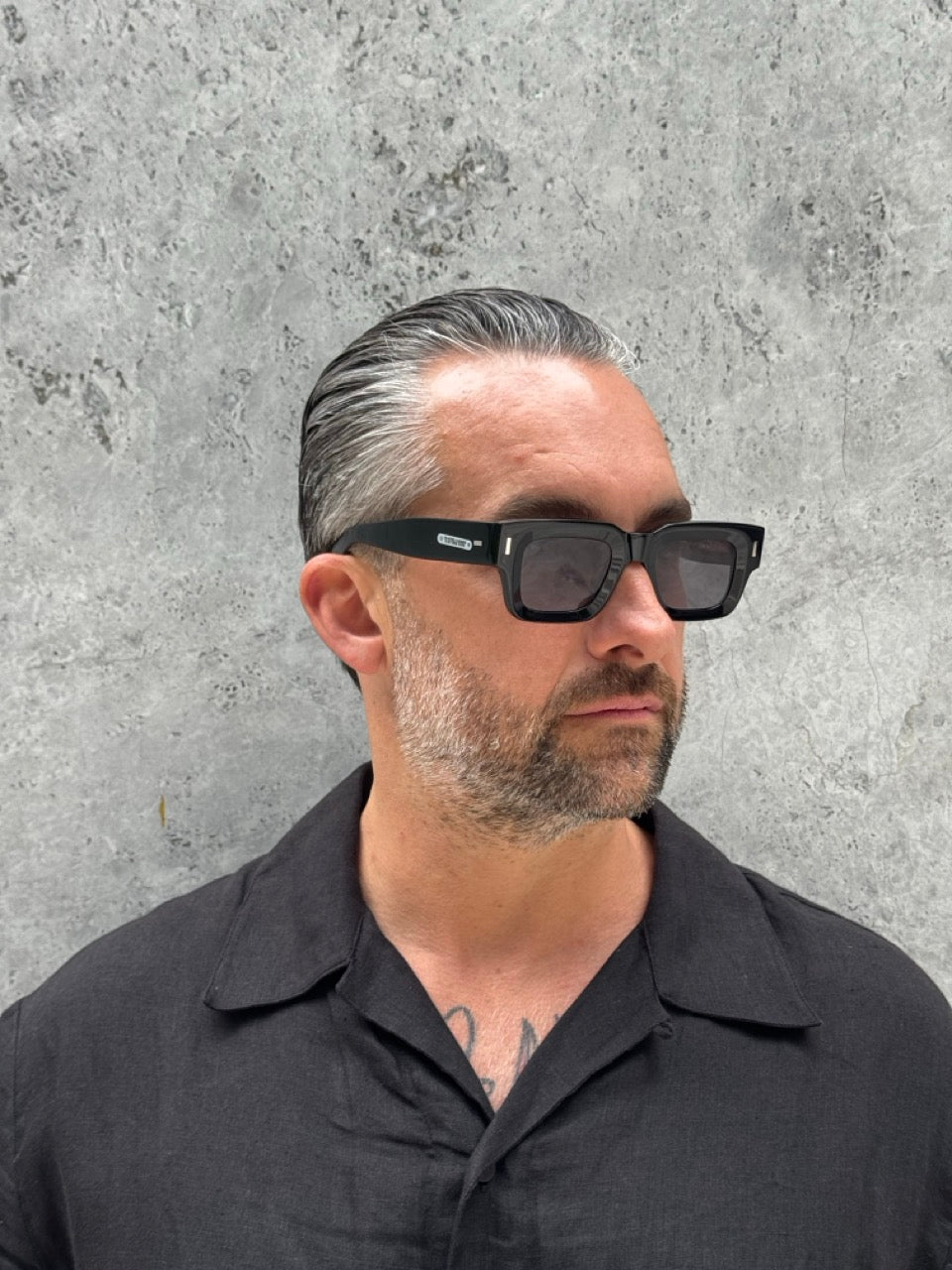 Akila Ares 2125 01 01 Black