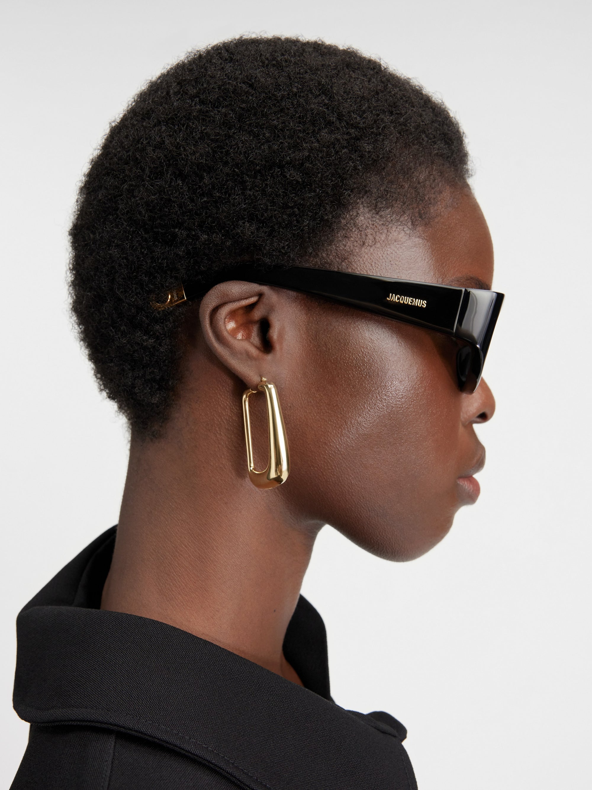 Jacquemus 2 C1  Pilato Black Gold